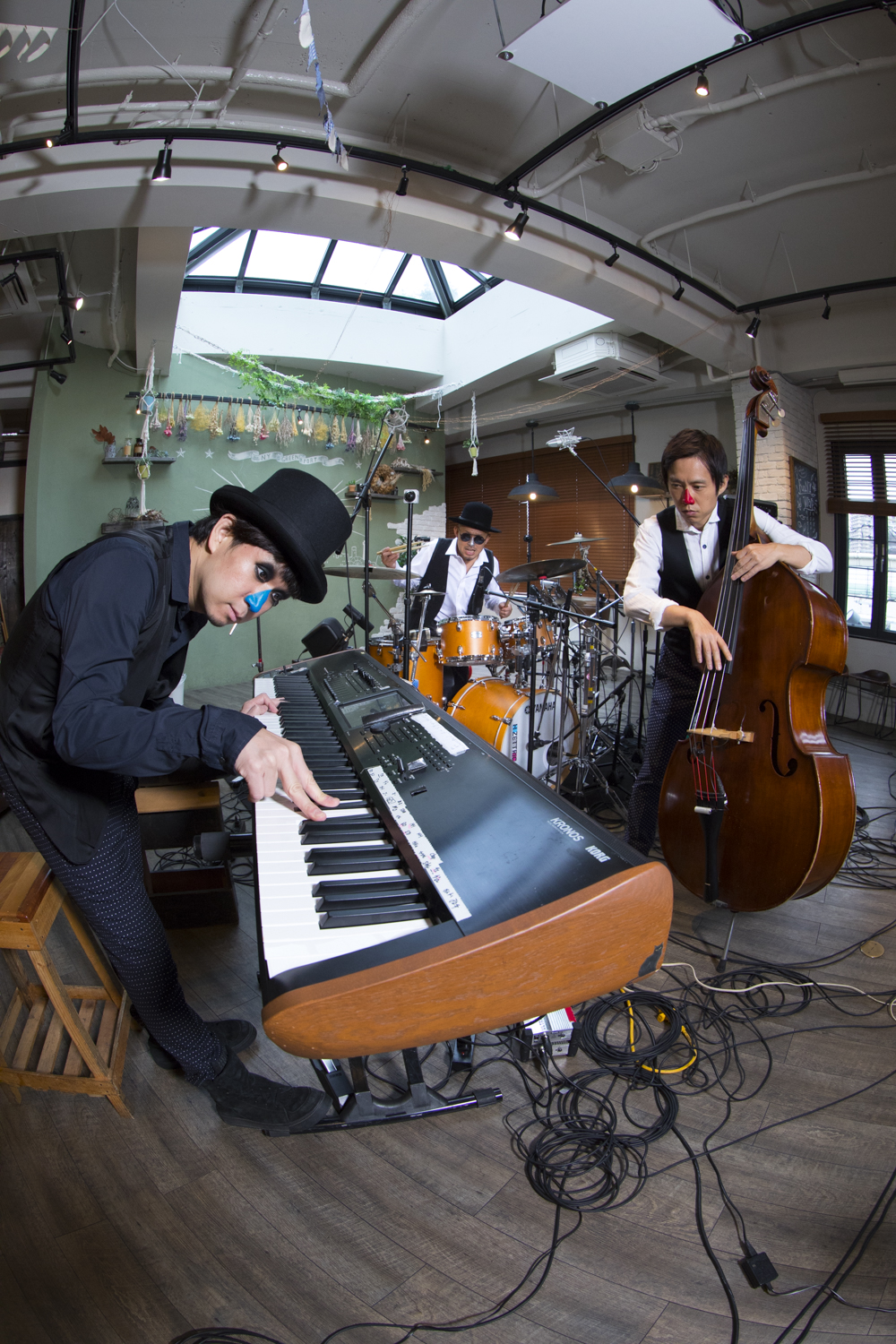 独自の世界を表現するアンサンブルとして注目のジャズトリオh Zettrio 番組 Speed Music ソクドノオンガク から初のカバー アルバムをリリース 併せて同番組のイベント実施も 株式会社fabtoneのプレスリリース