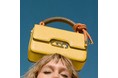 MARC JACOBSからブランドのアイコンでもある「ダブル J」を横向きにして組み合わせた新しいロゴハードウェア「THE J LINK」の新作を発表!