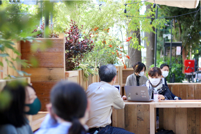 渋谷の人々と地域がつながる「小さな拠点」づくりShibuya Mobility and Information LoungE　(通称：SMILE )　 社会実験を実施