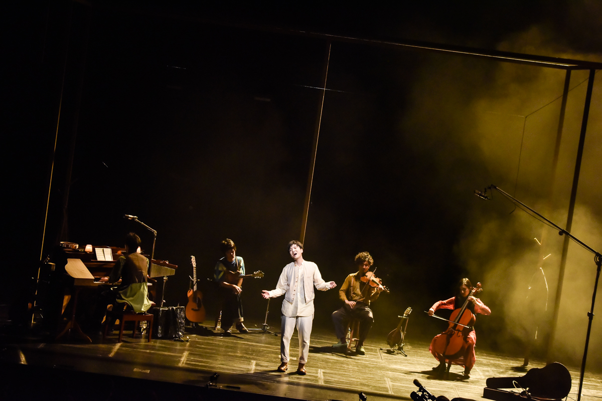 森山直太朗 が大阪にて無料招待のライブを開催 65倍の倍率となったプレミアチケットを手にした観客を前に13曲を披露 株式会社スペースシャワーネットワークのプレスリリース