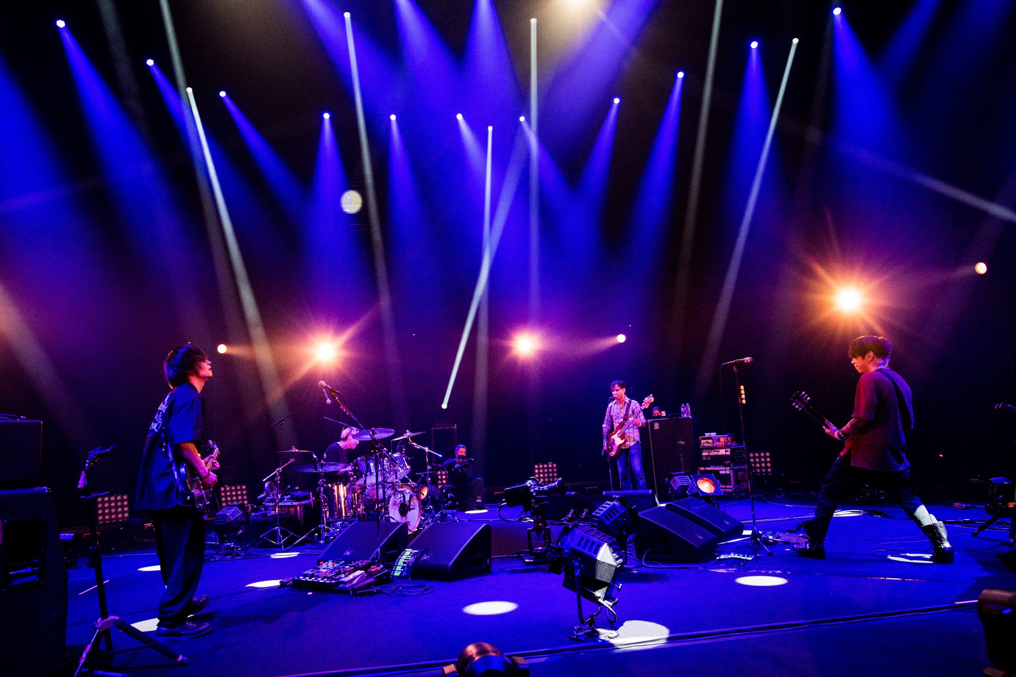 Monoeyes の 現在地 に迫る特別番組がスペシャで放送決定 日本武道館からの生配信やセミアコツアー 未曾有の状況下にありつつも大きく飛躍したバンドに密着した永久保存版をお見逃しなく 株式会社スペースシャワーネットワークのプレスリリース
