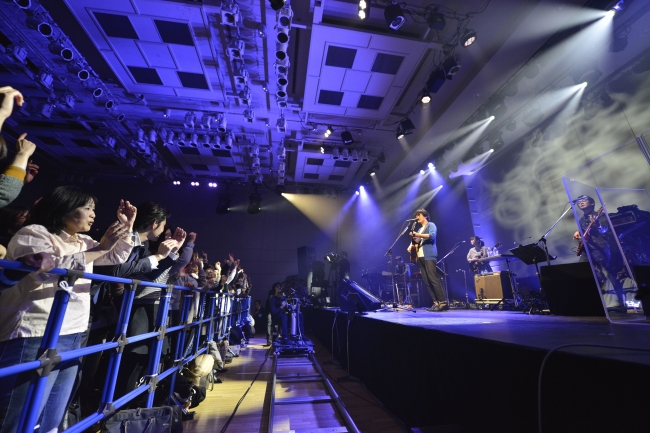 LIVE with YOU～秦 基博～（photo：河本悠貴）