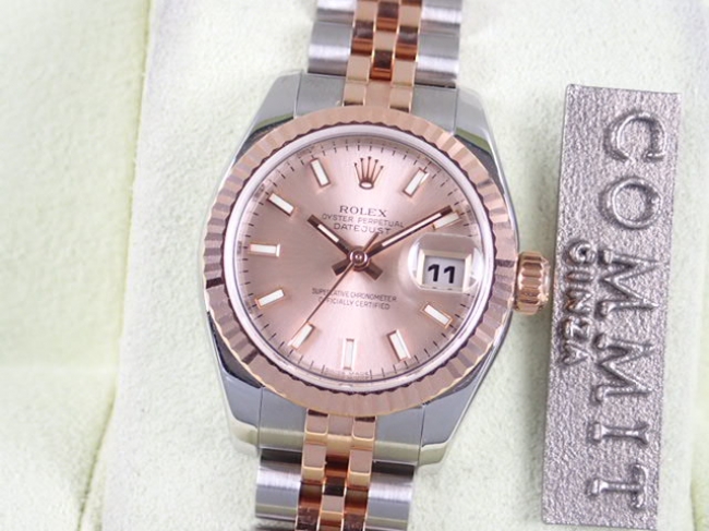 セーラームーン腕時計 最安値 限定品 完売品 レア 美品 綺麗 可愛い 安い