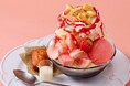 【パティスリー＆カフェデリーモ】まるでパフェのようなかき氷「パフェ氷」旬の桃とイチゴを重ねた新作が麻布台ヒルズ店限定で8/1より販売開始！