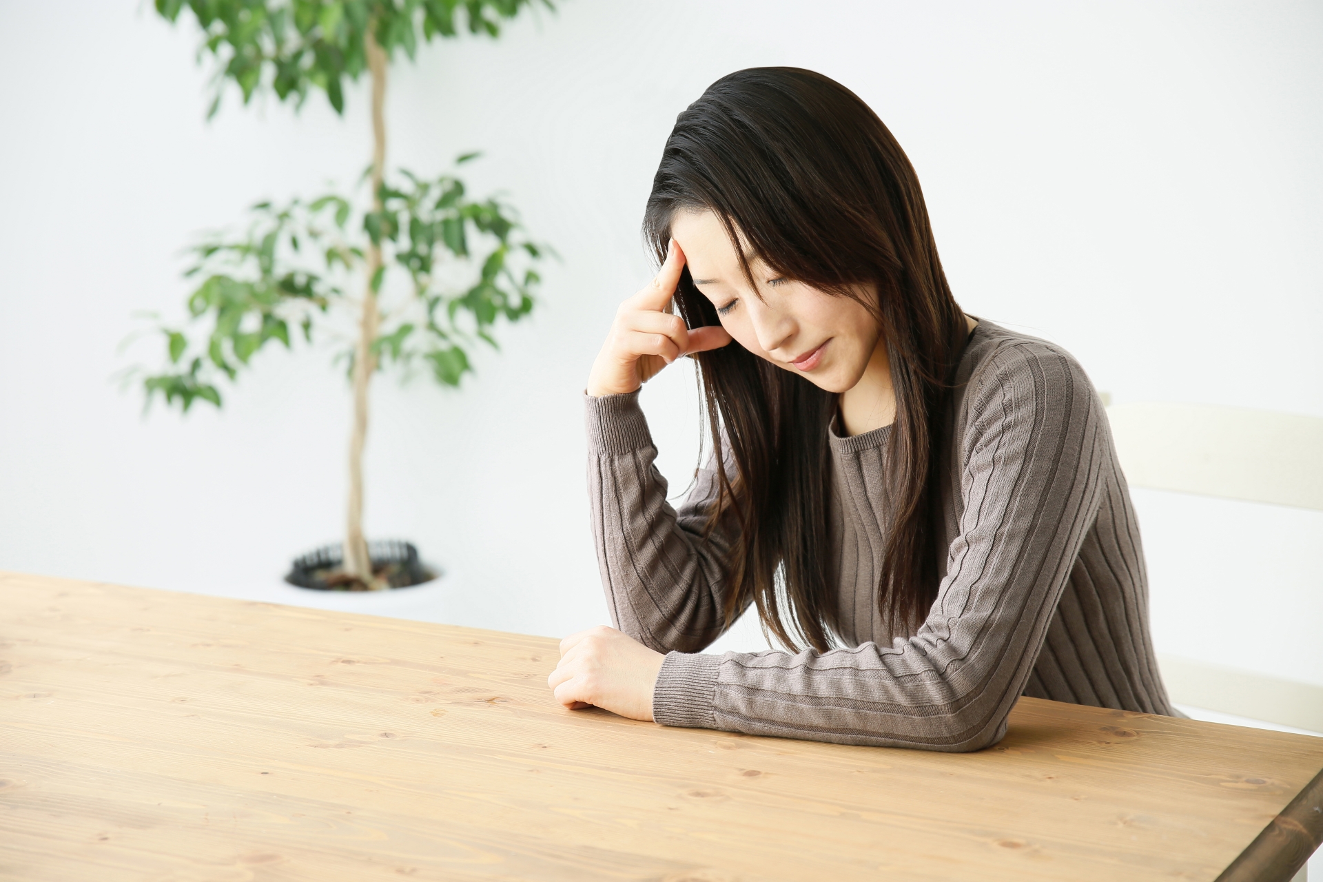 更年期の実態 調査発表 女性の半数以上が悩む更年期症状 50代は7割以上が更年期症状を抱えている 症状悪化は 季節の変わり目にあり 株式会社日本ヘルスケアアドバイザーズのプレスリリース