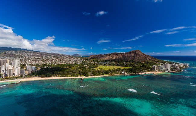  (C)Hawaii Tourism Authority