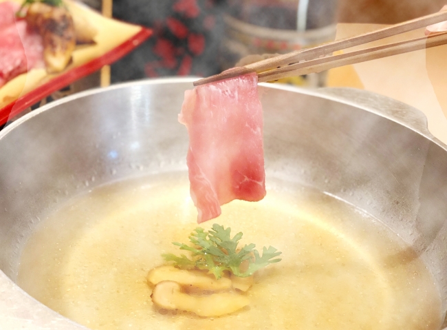 秋の味覚の王様 松茸 出汁で食す松阪豚のしゃぶしゃぶが3980円で食べ放題 おもき銀座店で開催 株式会社ディー アールのプレスリリース