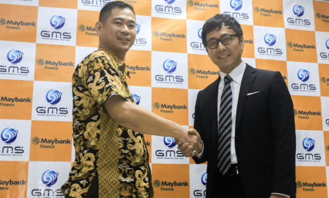 【Maybank Finance President Akexander氏(左)と、GMS Indonesia 中島社長(右)】