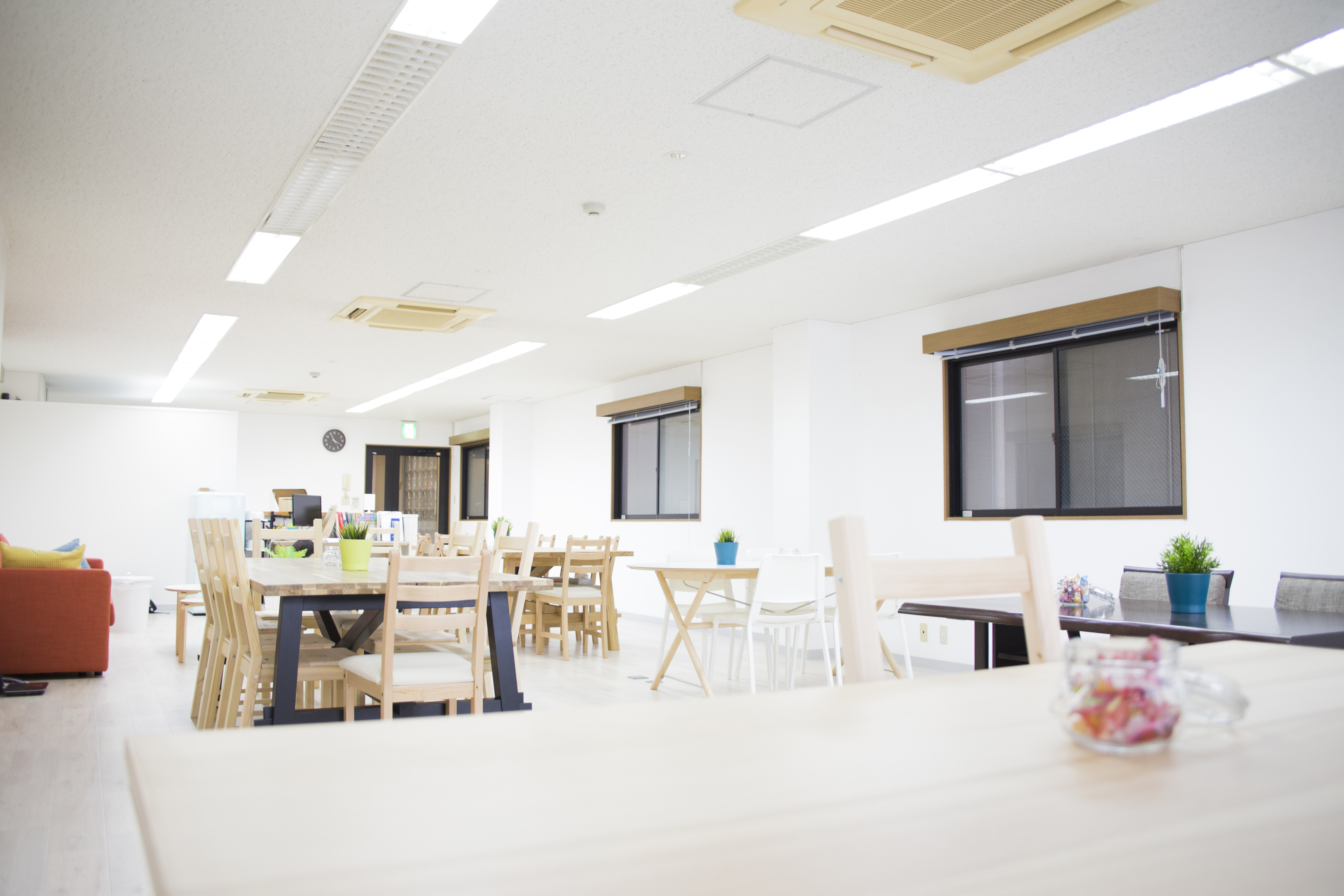 日本初 中高生無料の勉強カフェ リバスタが誕生 株式会社updateのプレスリリース