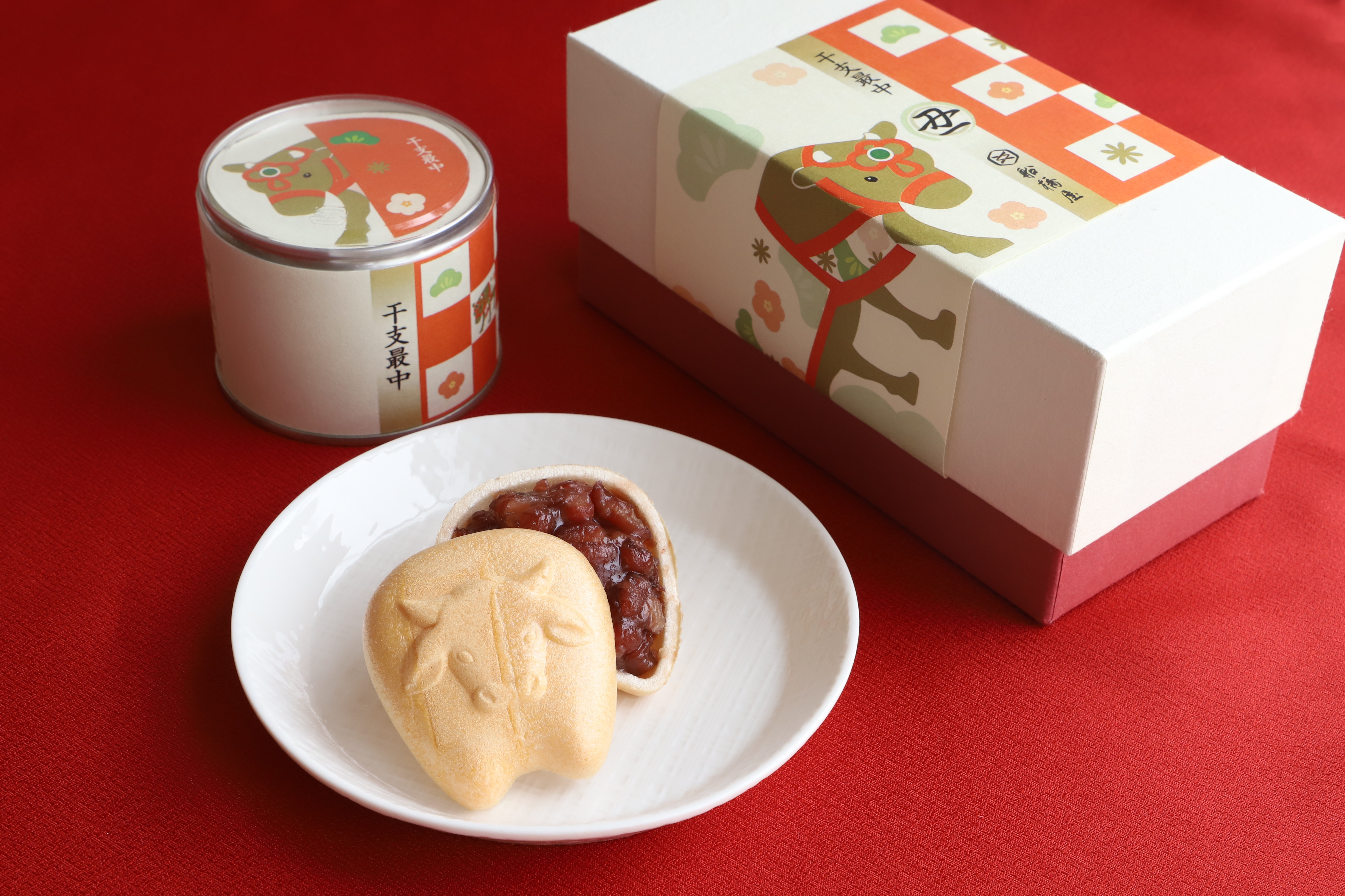 伝統の味で新年を迎えよう 21年の干支 丑 うし を模った縁起の良い最中を販売いたします 株式会社船橋屋のプレスリリース