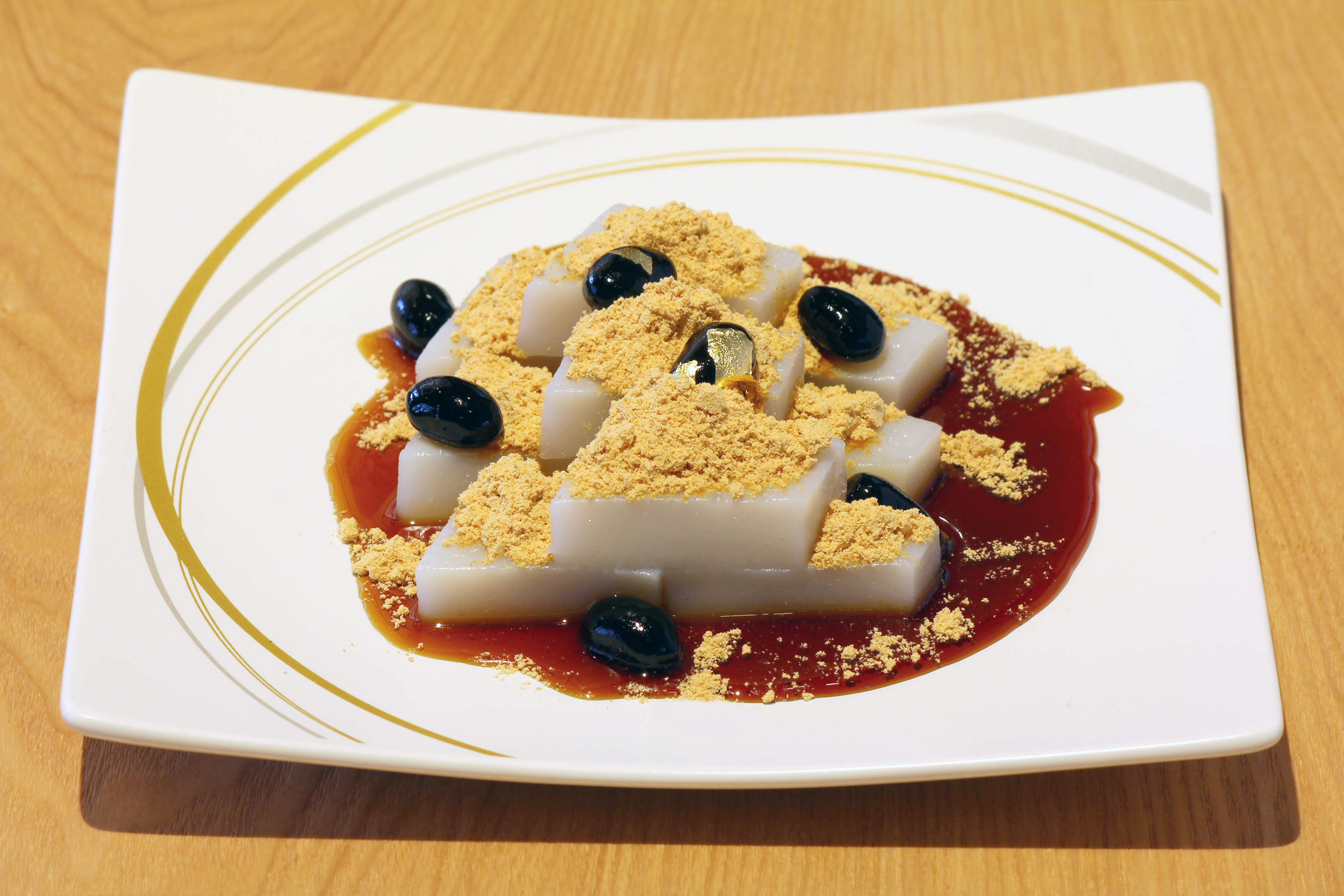 2020年のはじまりは縁起の良いくず餅で！お正月限定で「黒豆くず餅」を1月1日(水)より亀戸天神前本店にて提供いたします。