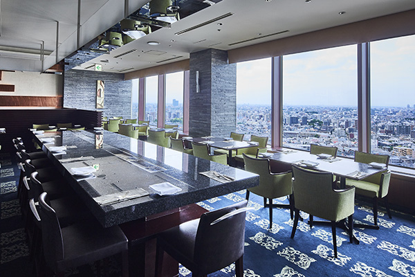 「オーヴェスト」店内(昼) 「オーヴェスト」店内(昼)