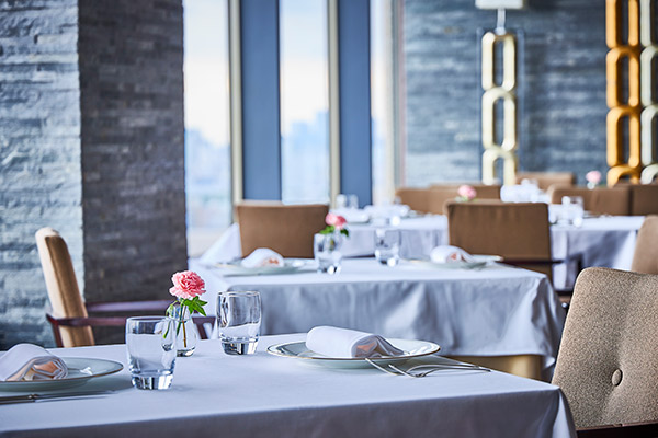 「エスト」店内(昼) 「エスト」店内(昼)