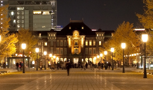 東京駅丸の内駅舎に位置する東京ステーションホテル