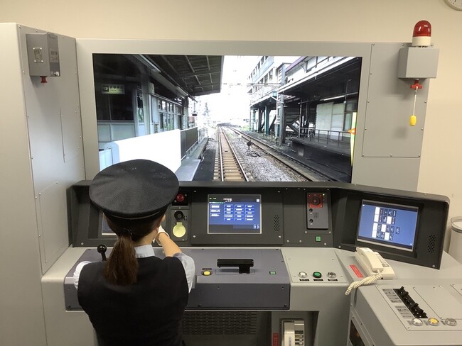 乗務員訓練シミュレータが体験できる！『池袋駅子供駅員体験 宿泊