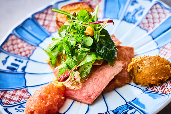 【メイン】ガーリックポークとりんごの鉄板焼き