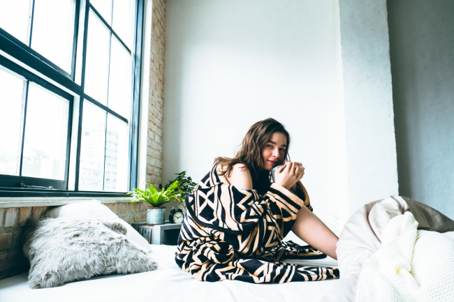 体温を味方につける 新しい 着る毛布 Emmarobe ブランケットウェア11月22日より予約販売受付中 株式会社vuenのプレスリリース