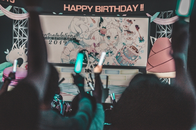 白上フブキ 初のソロライブイベント Congratulations Fubuki Birthday Party 19 19 11 16 オフィシャルライブレポート カバー株式会社のプレスリリース