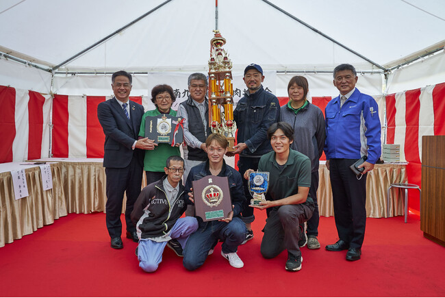 授賞式の様子 授賞式の様子