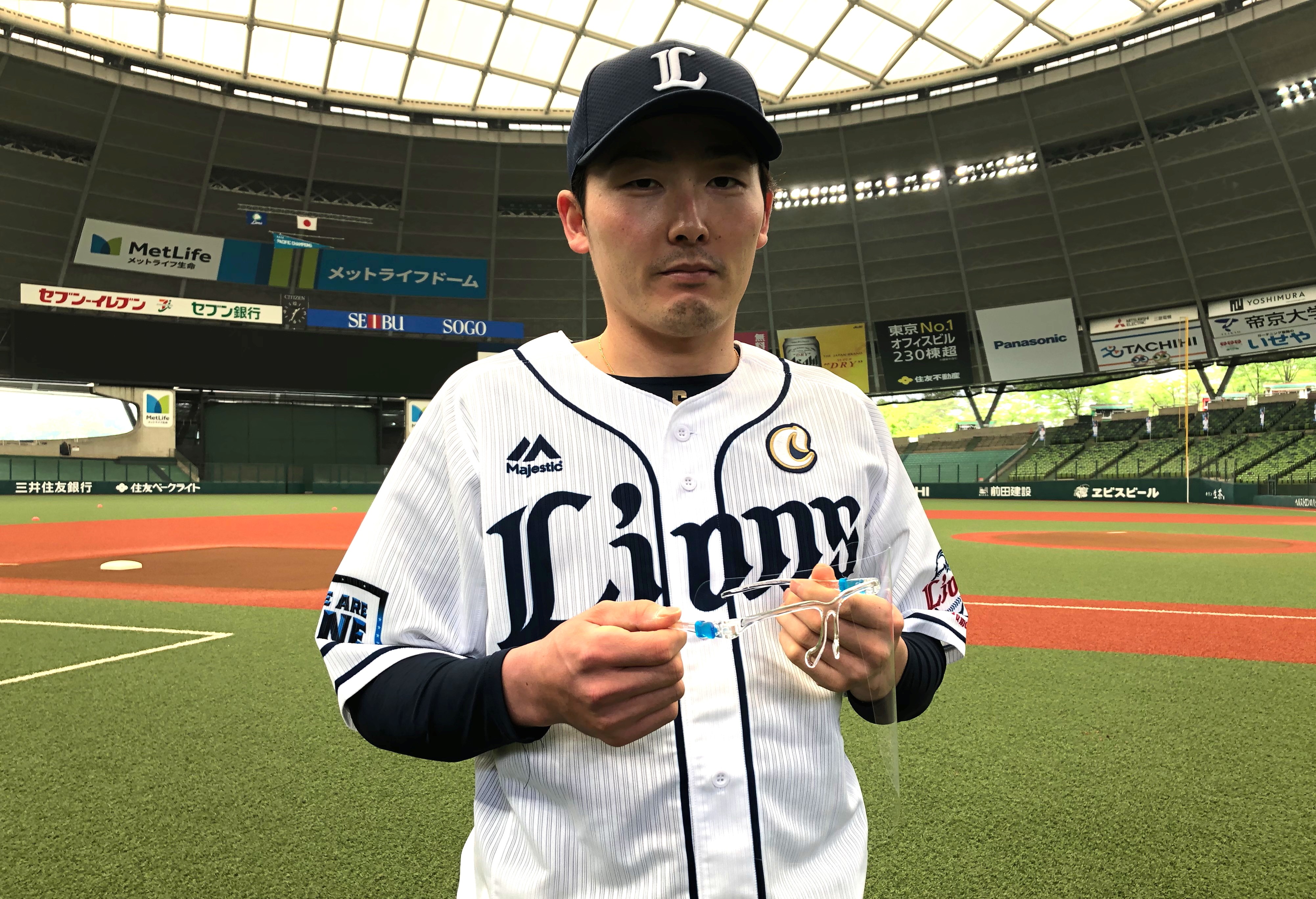 SWANSアドバイザリースタッフのプロ野球・源田壮亮選手と埼玉西武