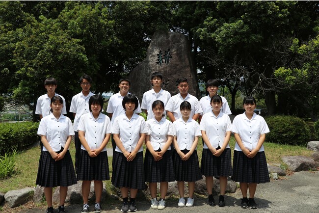 ▲福岡農業高校 食品科学科 梅研究班の生徒 ▲福岡農業高校 食品科学科 梅研究班の生徒