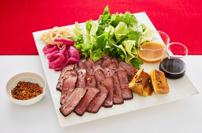 「国産牛ローストビーフとガルニチュールのお祝い和さらだ」