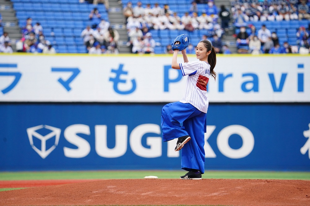 11 1 日 Paraviデー 横浜denaベイスターズvs阪神タイガース 始球式 に堀田真由がキュートに登板 プレミアム プラットフォーム ジャパンのプレスリリース