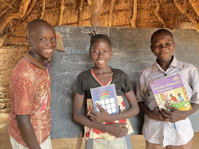 スーダンで学ぶ子どもたち