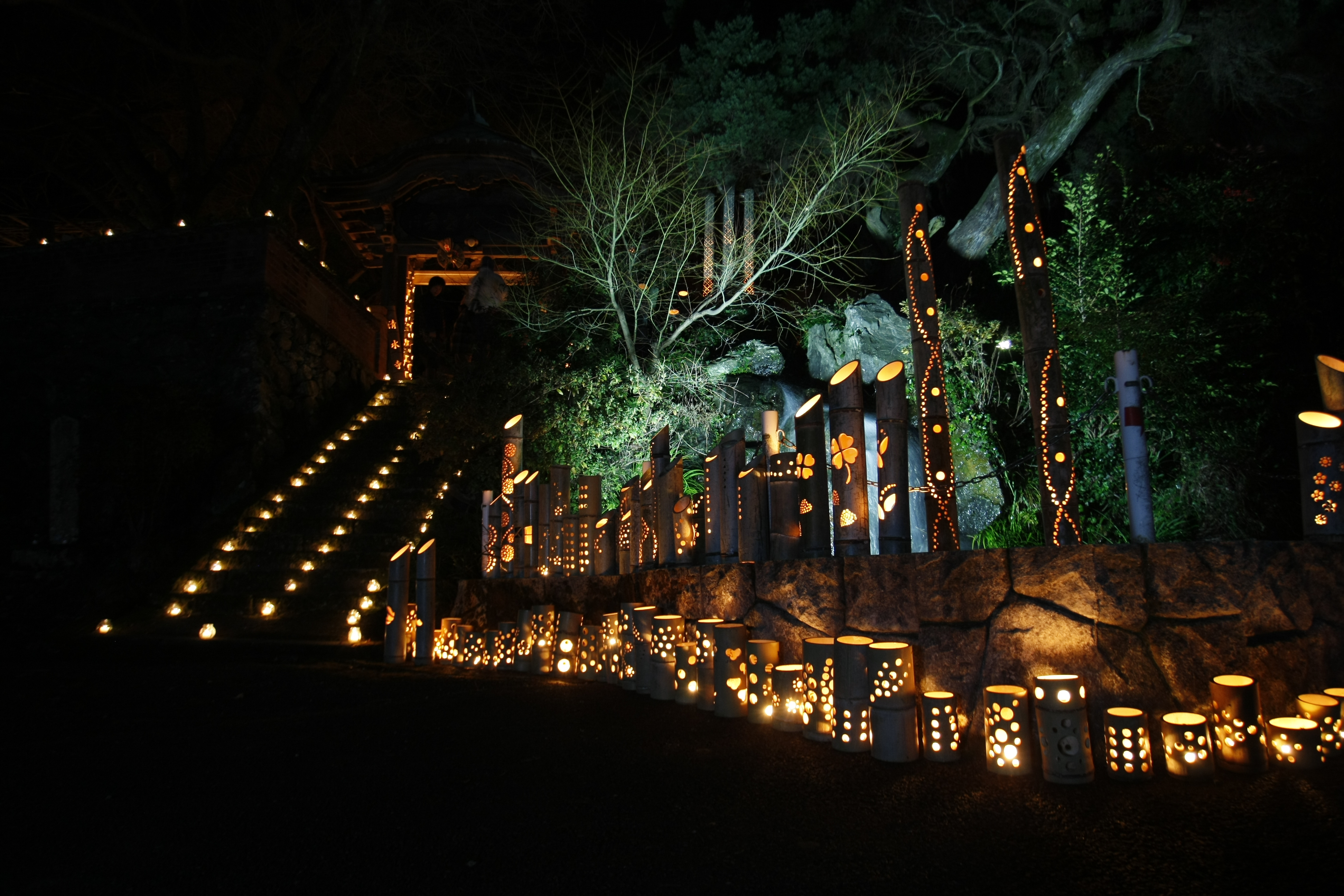 三千本の灯りに包まれる幻想的な空間 震災をきっかけに始まった地域おこしイベント 清水寺の竹灯籠 福岡県宮若市 福岡県宮若市のプレスリリース