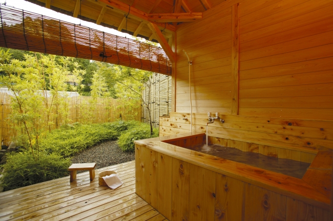 博多の奥座敷ともいわれる脇田温泉。四季折々の自然を楽むことができます
