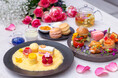花のモチーフやエディブルフラワーを散りばめたスイーツ&セイボリーを楽しむ「スプリングフラワー アフタヌーンティー」