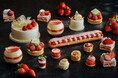 いちごと金箔入りの層が美しいティラミスや20cm超えのロングエクレアなど新作登場「ストロベリースイーツ＆ブレッド コレクション」