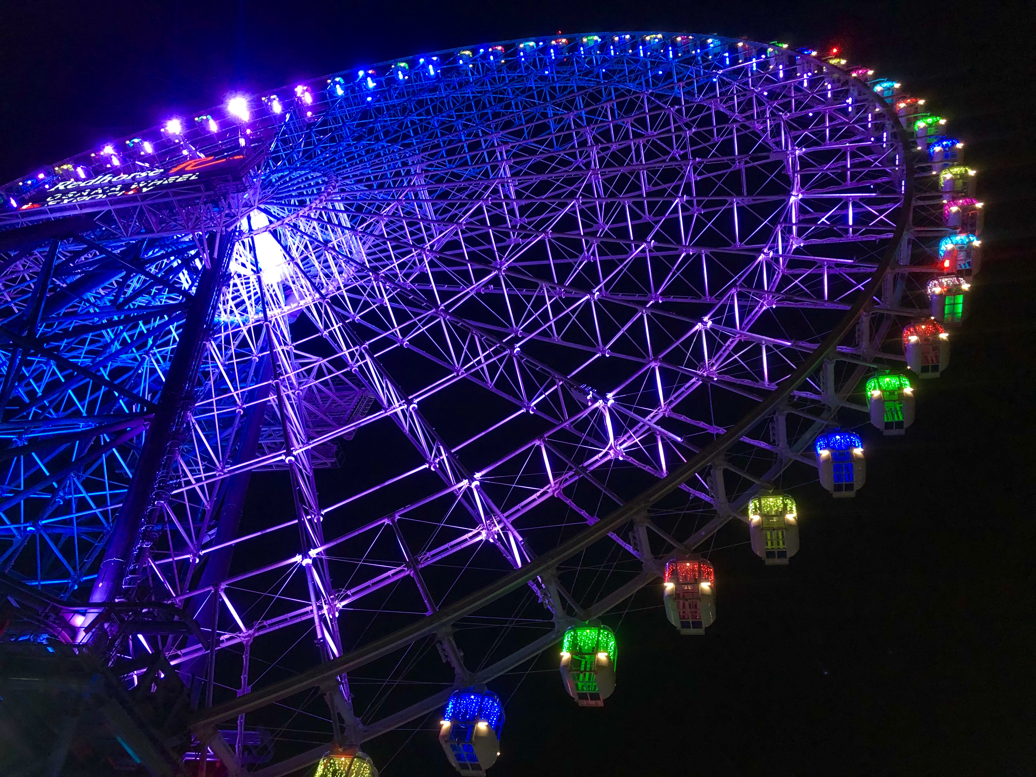 高さ日本一の大観覧車redhorse Osaka Wheelに 光のエントランス 回廊 とゴンドライルミが新登場 Expo観覧車合同会社のプレスリリース