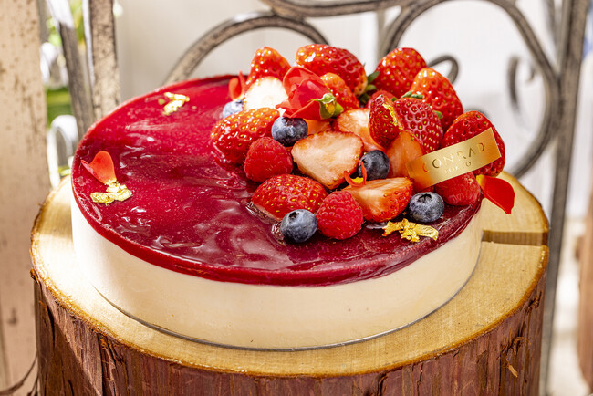 レモンとホワイトチョコレートのムース　ラズベリーのジュレ