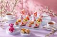 コンラッド東京、3月1日(土)より「桜ストロベリー・アフタヌーンティー “ブルーム”」を開催