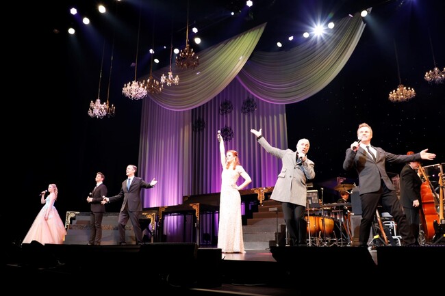 舞台写真:過去公演より(撮影:下坂敦俊) 舞台写真:過去公演より(撮影:下坂敦俊)
