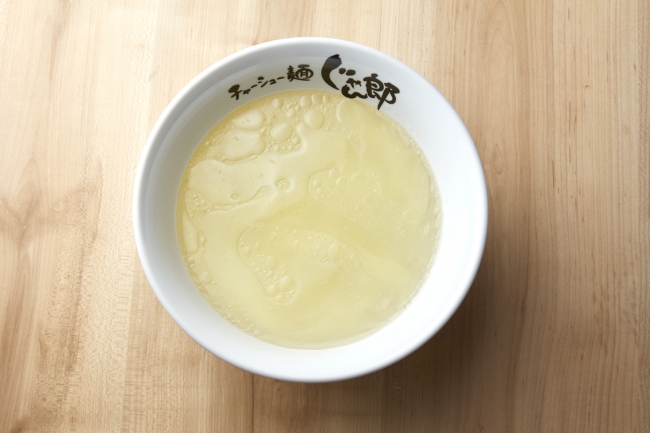 透きとおる香味スープ