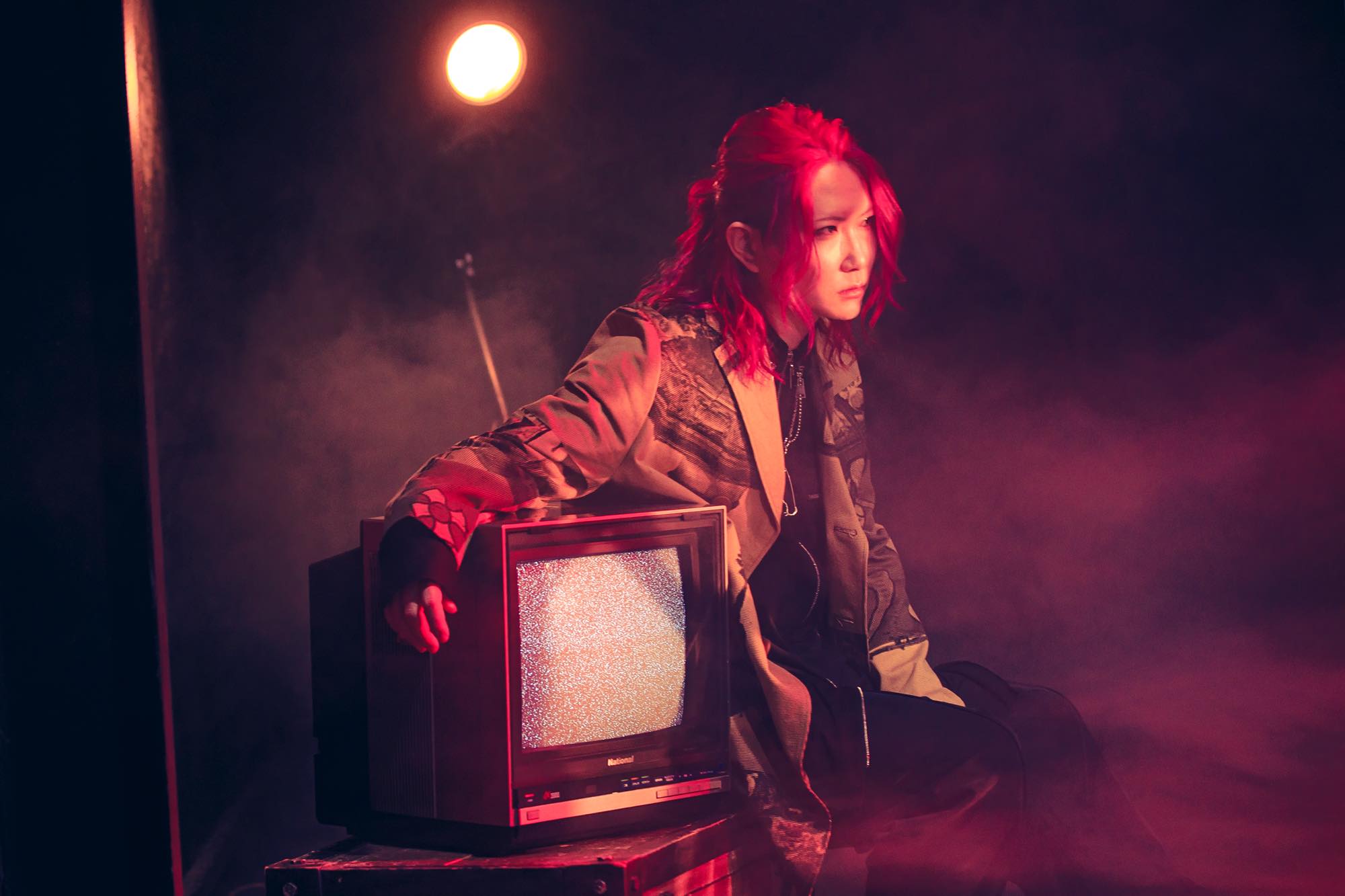 あらき、アルバム発売に先行して表題曲「UNKNOWN PARADOX」のMV公開 