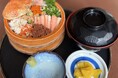 冬の味覚を味わう!香箱カニ1杯丸ごと使用した『香箱ふるさと丼』登場
