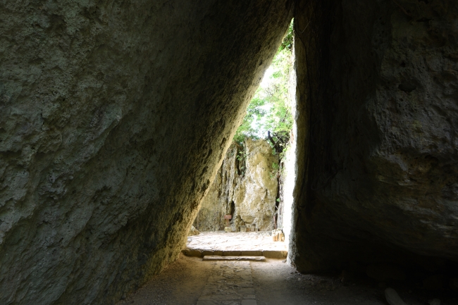 琉球王朝最高の聖地・世界遺産「斎場御嶽」