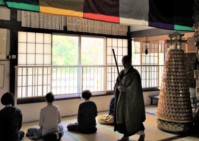 ココロ カラダを整える坐禅体験付きプランで 癒しの箱根旅を 株式会社 小田急リゾーツのプレスリリース