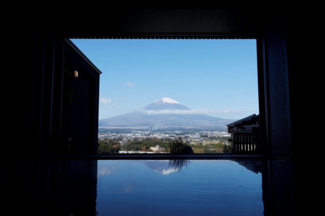 「大湯」から見た富士山