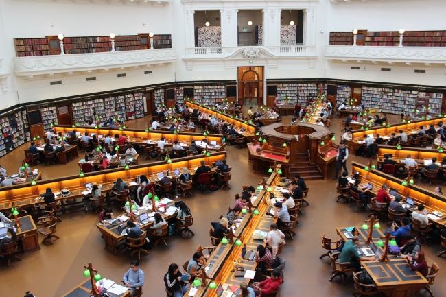 図書館サービスも電子書籍の時代へ