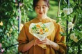 摘みたてのハーブ&フラワーで触れて、香って、ナチュラルブーケづくり「春の収穫祭2025」を開催!春に人気のハーブ”カモミール”と”ポットマリーゴールド”が間もなく満開の神戸布引ハーブ園。