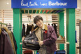 「Paul Smith Loves Barbour」大阪で開かれた発表会に千原ジュニア氏が登場！