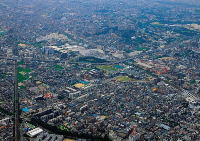 大阪府茨木市に2015年に完成した岩倉公園（写真中央部）。