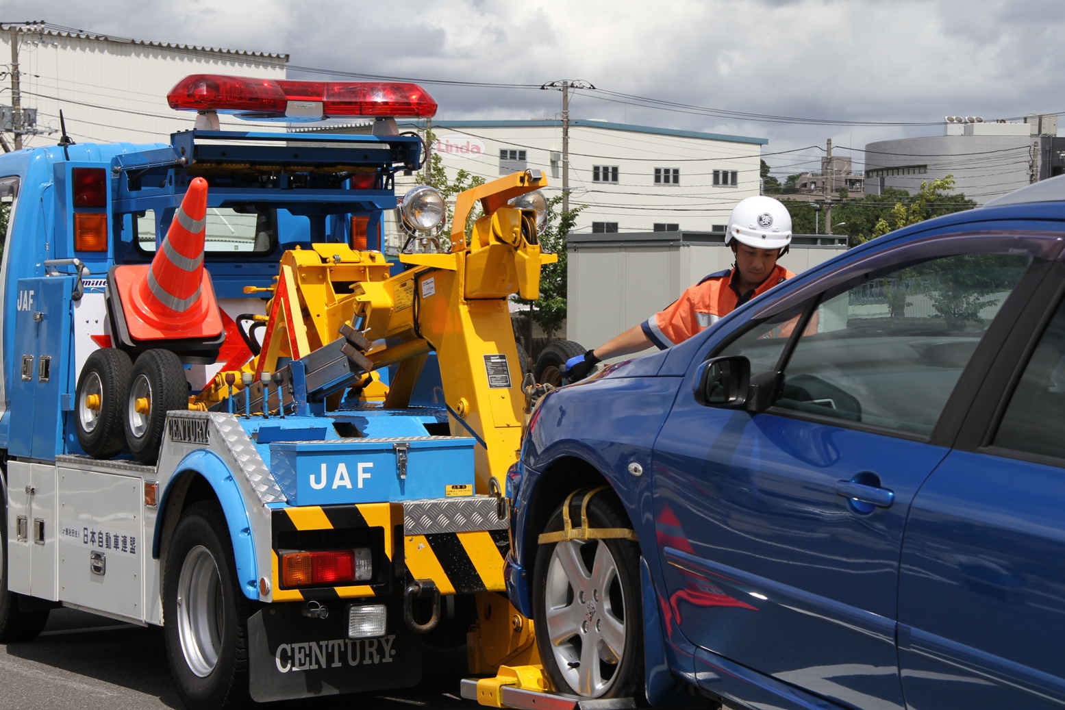 大型連休のｊａｆロードサービス依頼内容は 一般道路で バッテリー上がり 高速道路で タイヤのパンク がtop Jafのプレスリリース