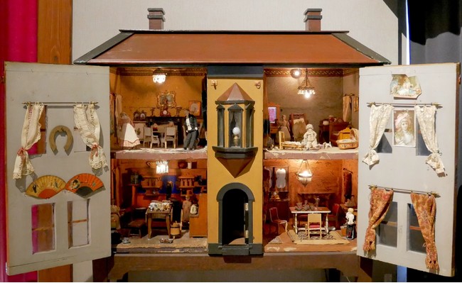 《デニスの家》　 1880年、アメリカ 箱根ドールハウス美術館蔵