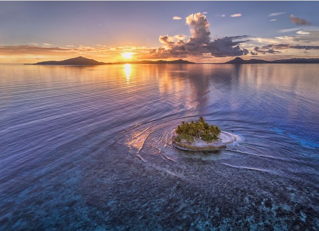 《小さな楽園》チューク諸島、ジープ島　(C)KAGAYA