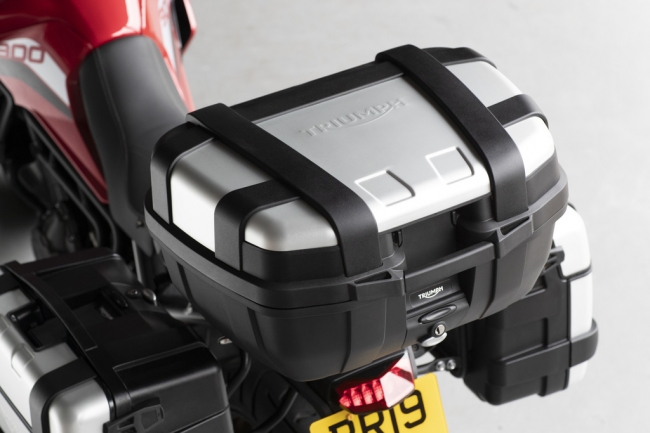 Givi トレッカーラゲッジトップボックス（大容量52L）